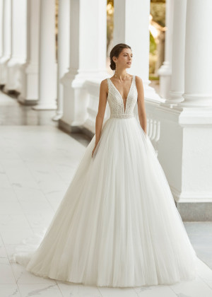 Beaded Ivory Lace Tulle V Back Fashion Wedding Dress